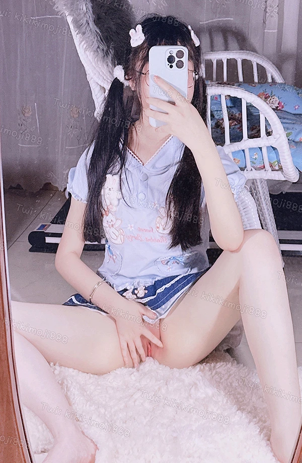 小可爱福利姬@kikikimoji888 尺度视图合集2